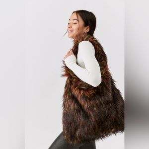 ISO Looking for this UO GAIA FUR BAG